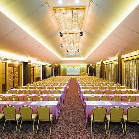 Hotel Aiyara Grand