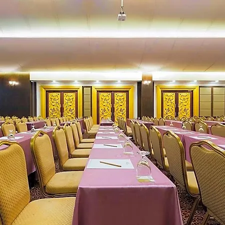 Aiyara Grand Hotel
