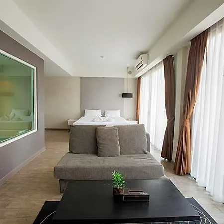 Place Serviced 3* Pattaya