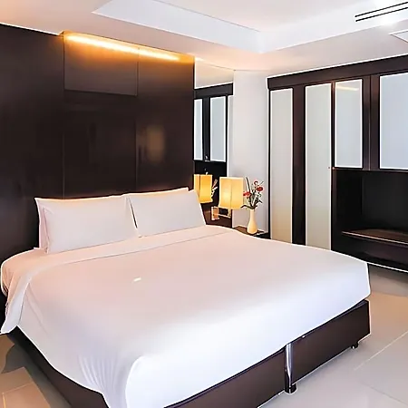 โฮเท็ล ซีเล็คชั่น พัทยา โรงแรม Pattaya