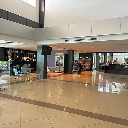 โฮเท็ล ซีเล็คชั่น พัทยา โรงแรม 4*