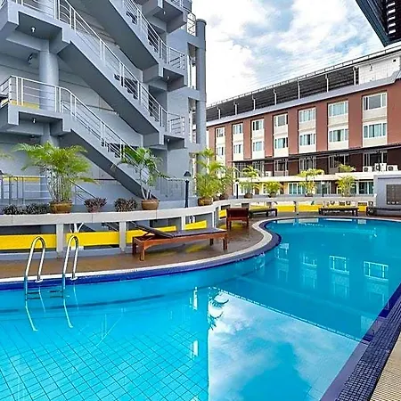 โรงแรมอีสท์ตินี่ โรงแรม