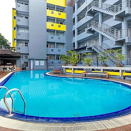 โรงแรมอีสท์ตินี่ Pattaya