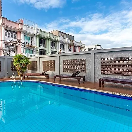 โรงแรมอีสท์ตินี่ 3* Pattaya