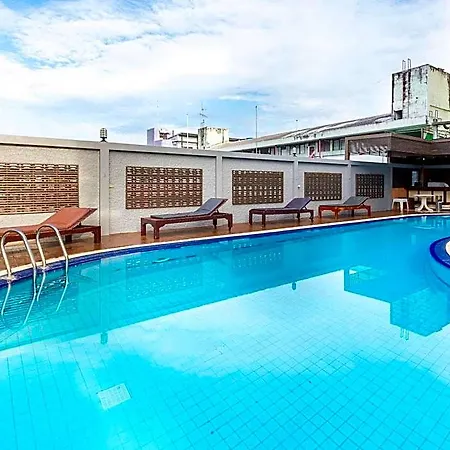 โรงแรมอีสท์ตินี่ โรงแรม