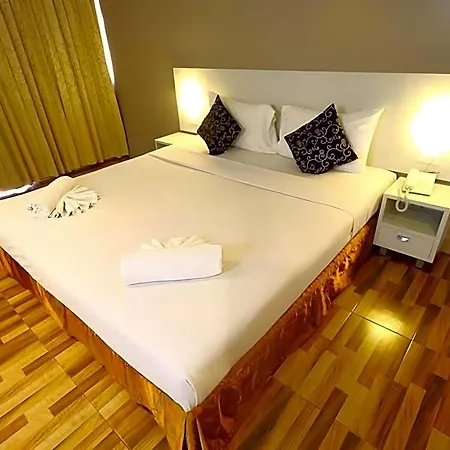 โรงแรมอีสท์ตินี่ Pattaya