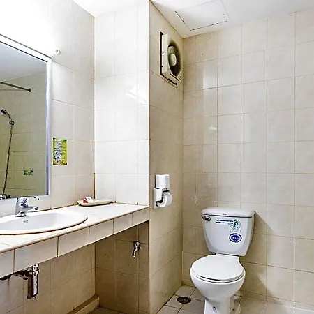 โรงแรม Eastiny Place