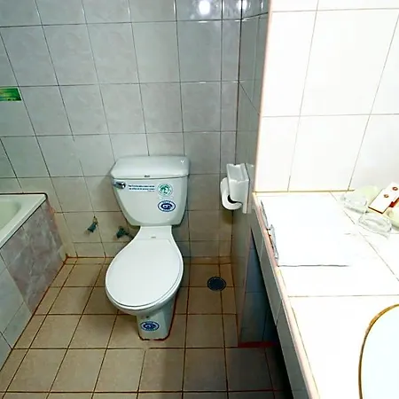 โรงแรม Eastiny Place 3*