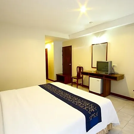โรงแรม Eastiny Place 3*