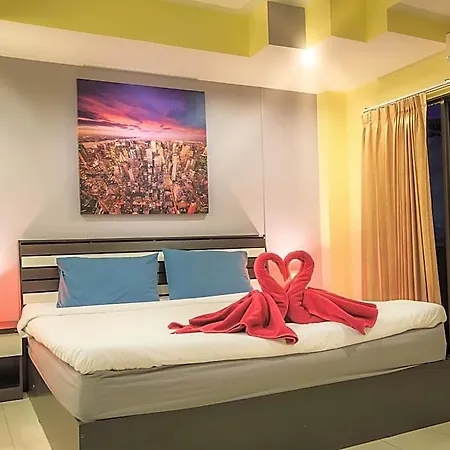 Harrys Bar & Restaurant Hotel 3*
