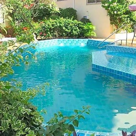 Butterfly Garden Boutique Residences Apts And Villas, A Lifestyle Destination Ex Lg 1-3 Bedroom Units , Full Kitchen, 2 Full Bathrooms, Rain Shower, Bath, Free Bbq, Free Fast Fiber Optic Wifi, Staff 24-7 Pattaya