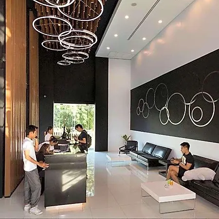 โรงแรม Unique Regency 4*