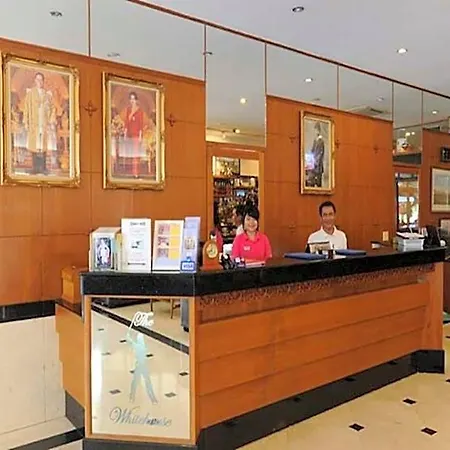 เดอะ ไวท์เฮาส์ คอนโดเทล อพาร์ตโฮเทล Pattaya