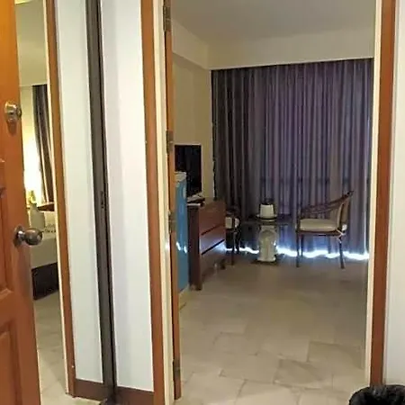 The Monaco อพาร์ตโฮเทล 2*