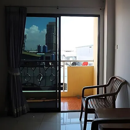 Charlie Place Hotel 3*