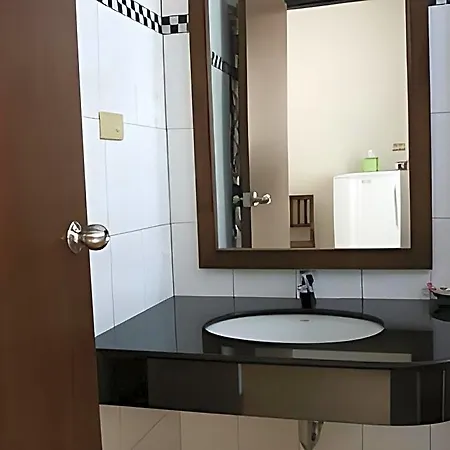 New Nikom Court Apartment Pattaya