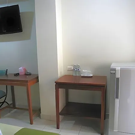 โรงแรม Nikom Court