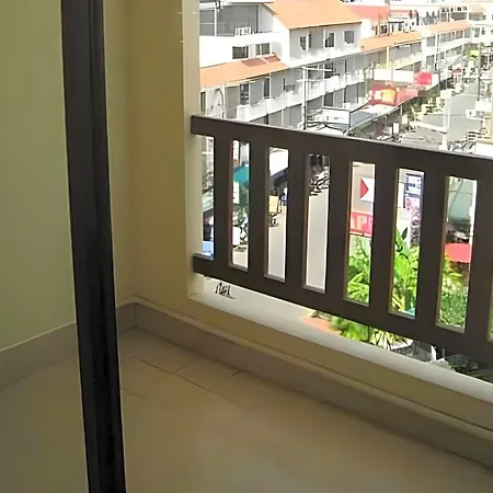 Nikom Court โรงแรม Pattaya