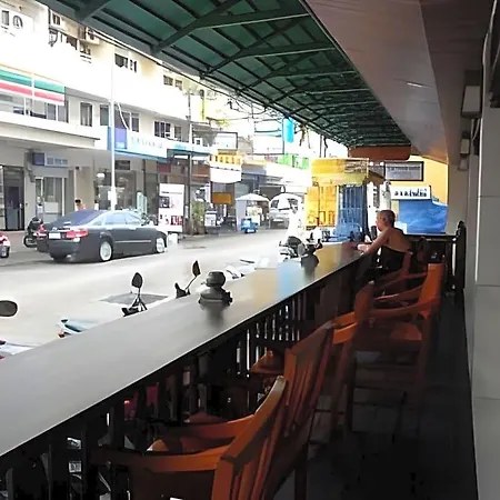 โรงแรม Nikom Court Pattaya