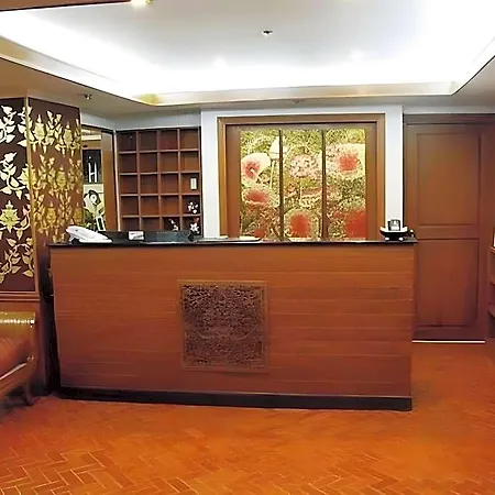 Chada Thai House Hotel 3*