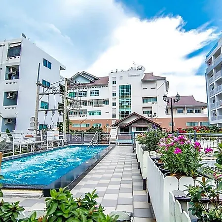 Sutus Court 4 Hotel