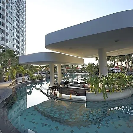 โรงแรม Amari 5*