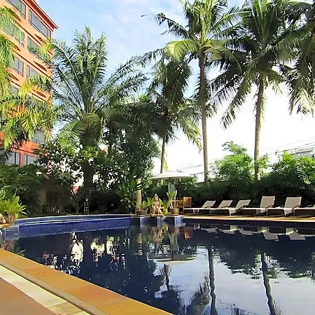 โรงแรม Nova Park 4*