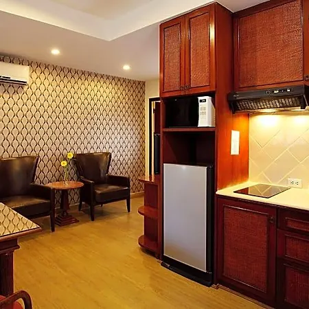 โรงแรม Nova Park 4*