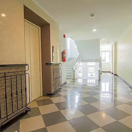 Sutus Court 5 Hotel