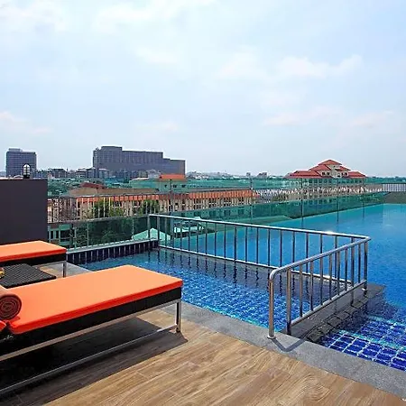 โรงแรม โนวา เอ็กซ์เพรส โฮเทล