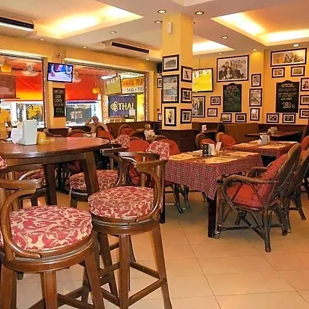 Robin's Nest & Restaurant *