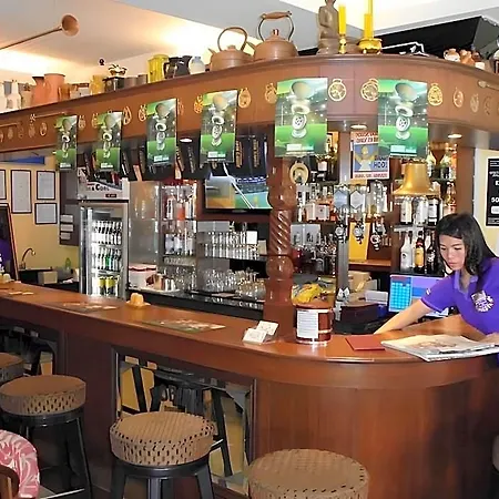 Robin's Nest & Restaurant Pattaya