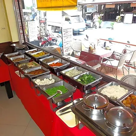 Robin's Nest & Restaurant Guest house Pattaya