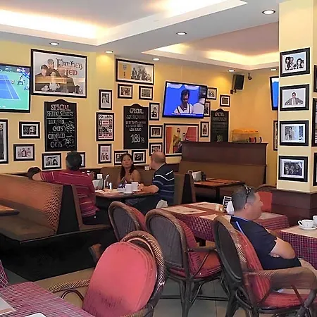 Robin's Nest & Restaurant *