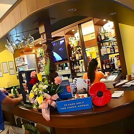 Robin's Nest & Restaurant * Pattaya