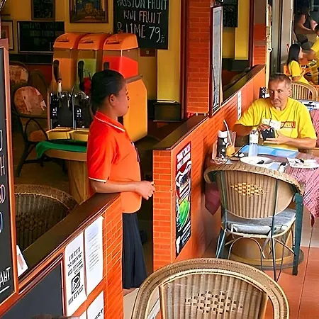 Robin's Nest & Restaurant *