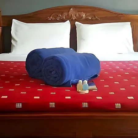 Robin's Nest & Restaurant Guest house Pattaya