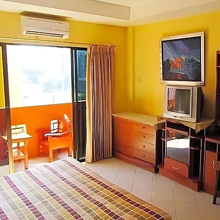 Guest house Robin's Nest & Restaurant