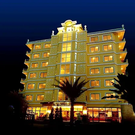 โรงแรม Four Seasons Place 4*