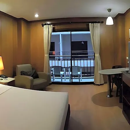 Hotel Dynasty 3*