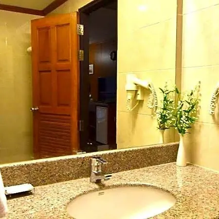 Hotel Dynasty 3*