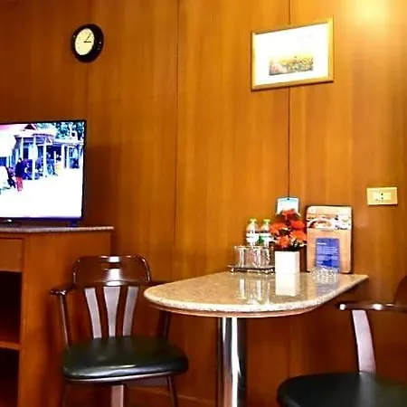 Hotel Dynasty 3*