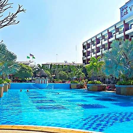 Lek Hotel 3*