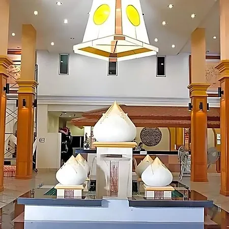 Lek Hotel