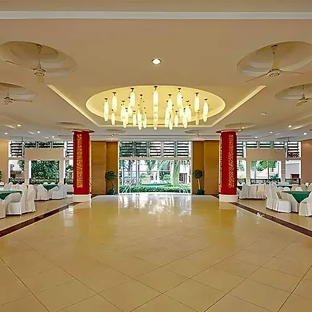 โรงแรม อีสเทิร์นแกรนด์พาเลซ 4*