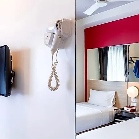 Hotel Easy Planet 3*