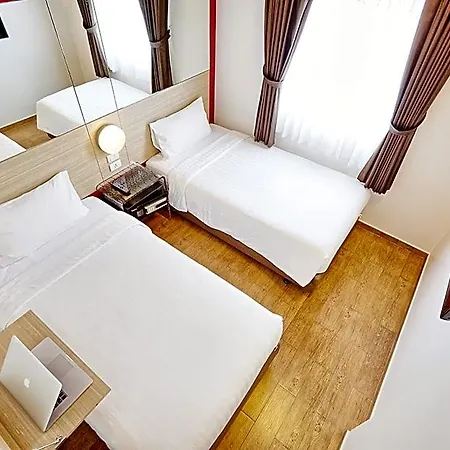 Easy Planet Hotel