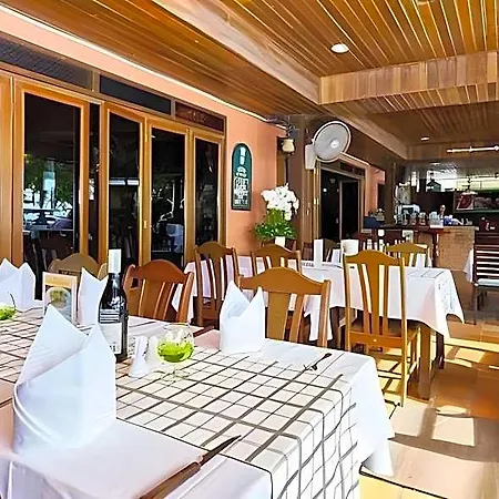โรงแรม จอมเทียนโบ๊ทเฮ้าส์ Pattaya