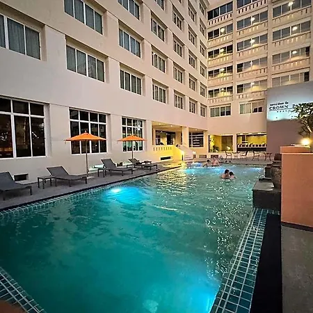 Crown Hotel 3*