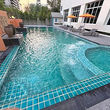 Crown Hotel